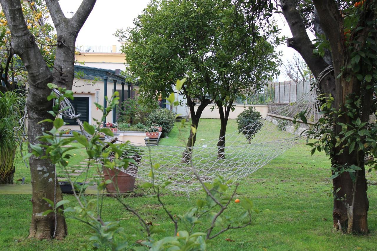 Bed and Breakfast Domus Liberty Sant'Agnello Exterior foto